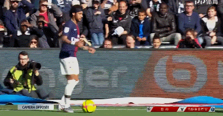 澳超战报：罗里双响，悉尼FC主场3-0轻取墨尔本胜利（澳超快讯：罗里梅开二度，悉尼FC主场3-0完胜墨尔本胜利）