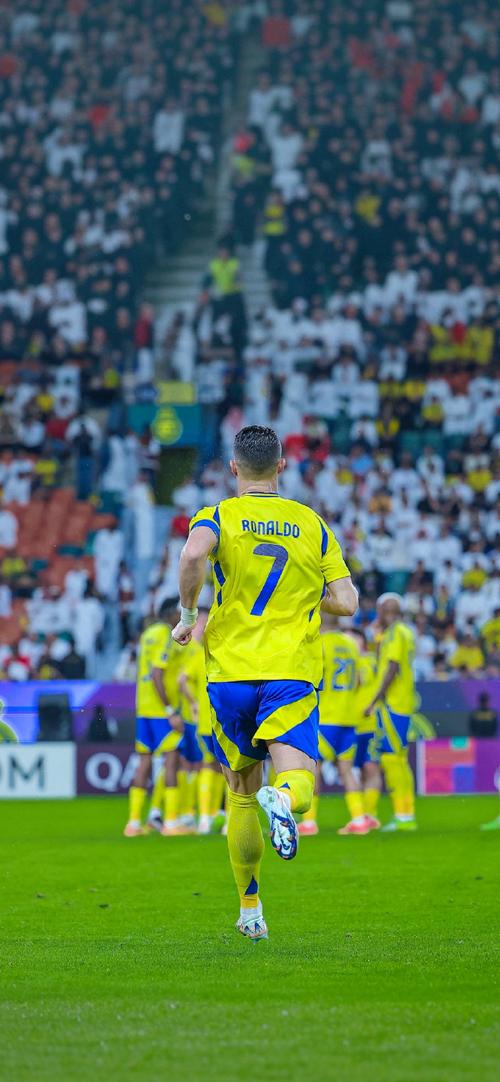 13岁零343天，阿森纳小将成为青年欧冠历史上最年轻出场球员