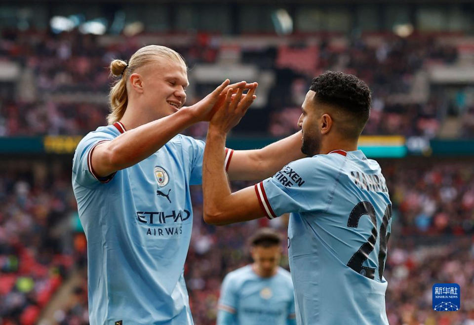 足球国足热身赛表现积极，主帅称进步肉眼可见（国足热身赛态势向好 主帅：进步一目了然）