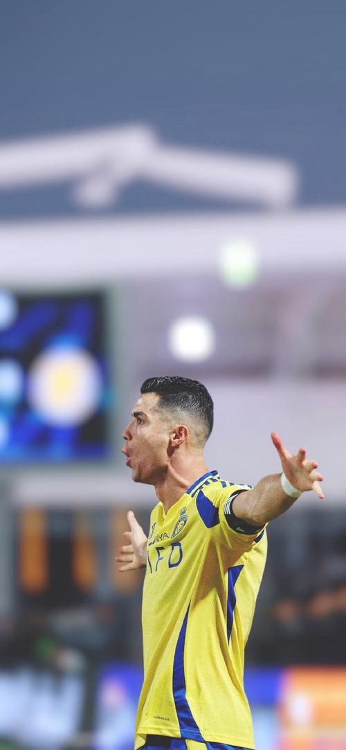 巴萨小将亚马尔父亲在贝蒂斯球迷区庆祝被带离