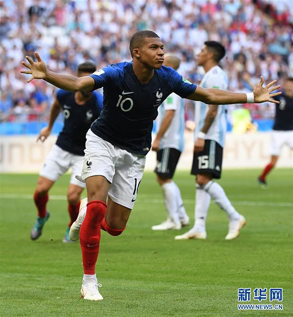 2025赛季中超客场积分前5：海港15战11胜高居第一，申花第二（中超2025赛季客场积分榜前五：海港15战11胜领跑，申花位居第二）