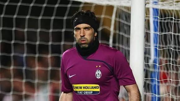 法尔克：拜仁已基本谈妥于帕续约条件，只差解约金条款的分歧（法尔克：拜仁与于帕续约基本达成一致，仅在解约金条款上仍有分歧）