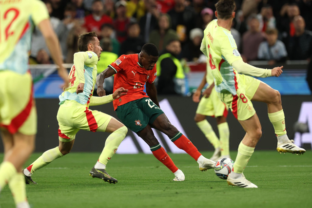 太阳报：利物浦旧将芬南与兄长房产合作破裂，面临破产危机（太阳报：前利物浦球员芬南与兄长地产合作告吹，陷入破产危机）