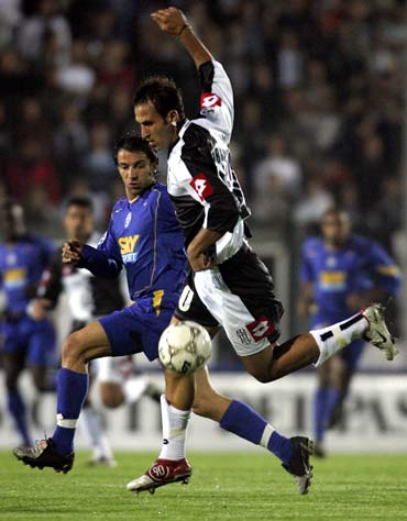 NBA杯半场：布伦森26分，猛龙次节早早祭出“砍人”战术半场52-69落后尼克斯