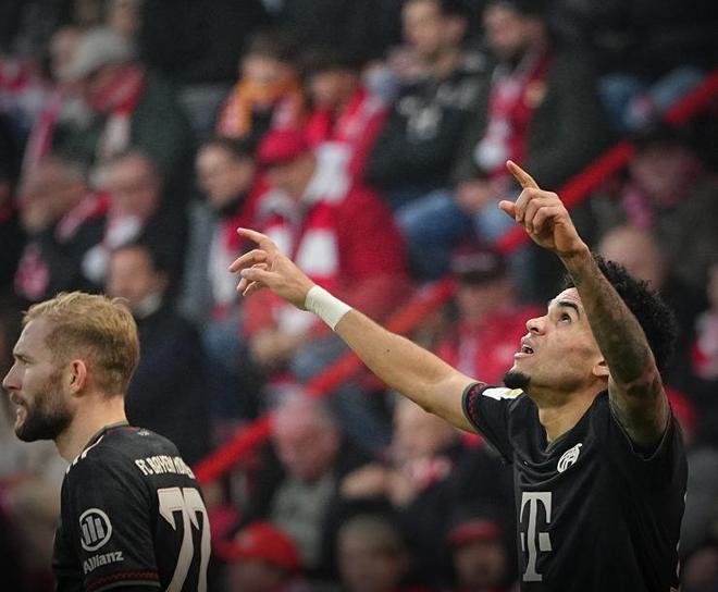 蛇精灵大战红魔鬼！意甲官方发布米兰德比预热海报