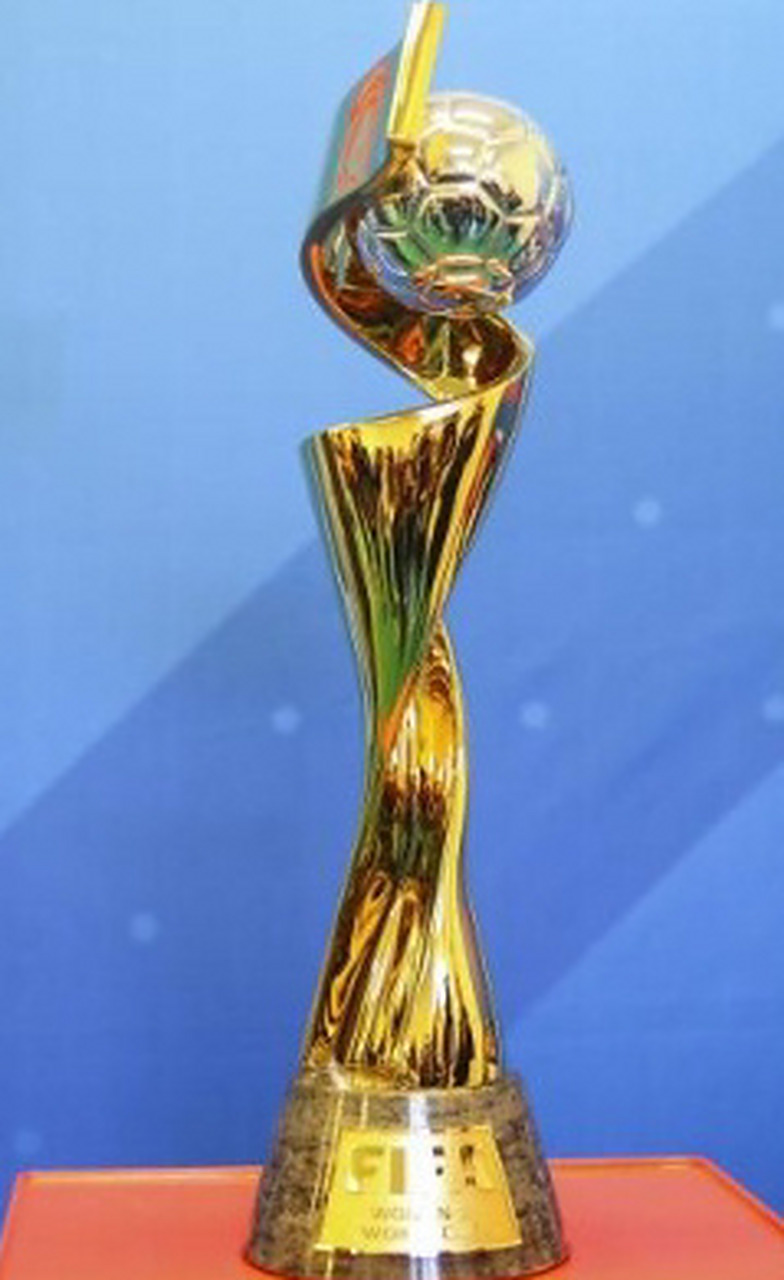 足球报：多支中超球队巨额欠税，以亿元为单位拖欠税款（足球报：多家中超俱乐部拖欠税款，金额以亿元计）