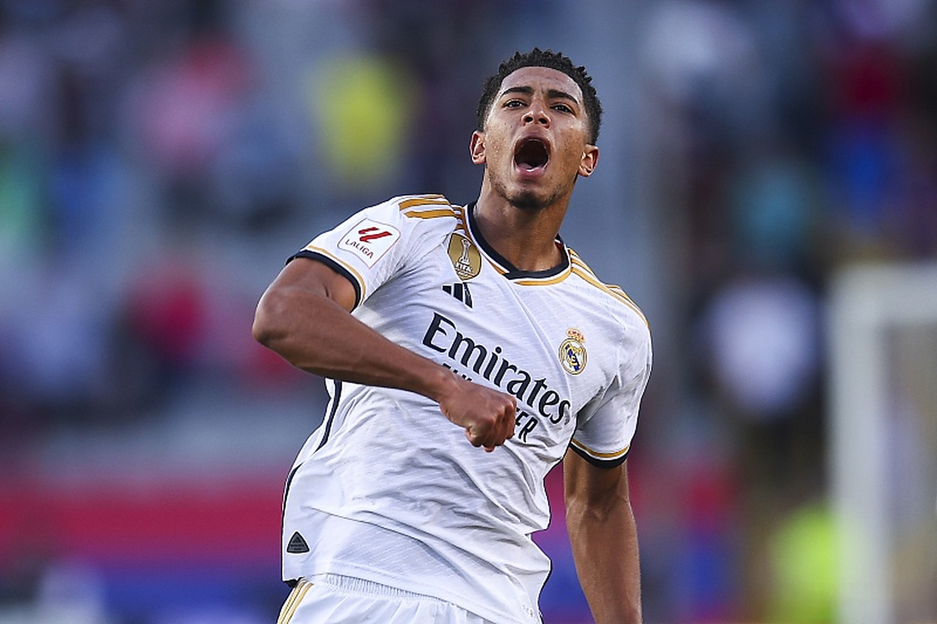 皇马本泽马梅开二度助球队取胜