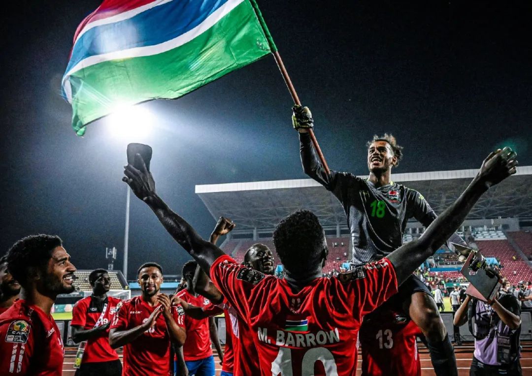 索尔斯克亚：02年欧冠半决赛我错失绝佳机会，基恩见我就提它