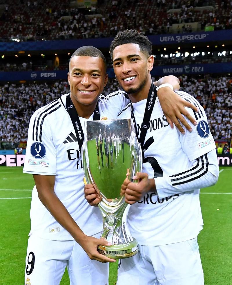 德天空：皇马输球后阿隆索不会遭解雇，将继续指挥周末联赛