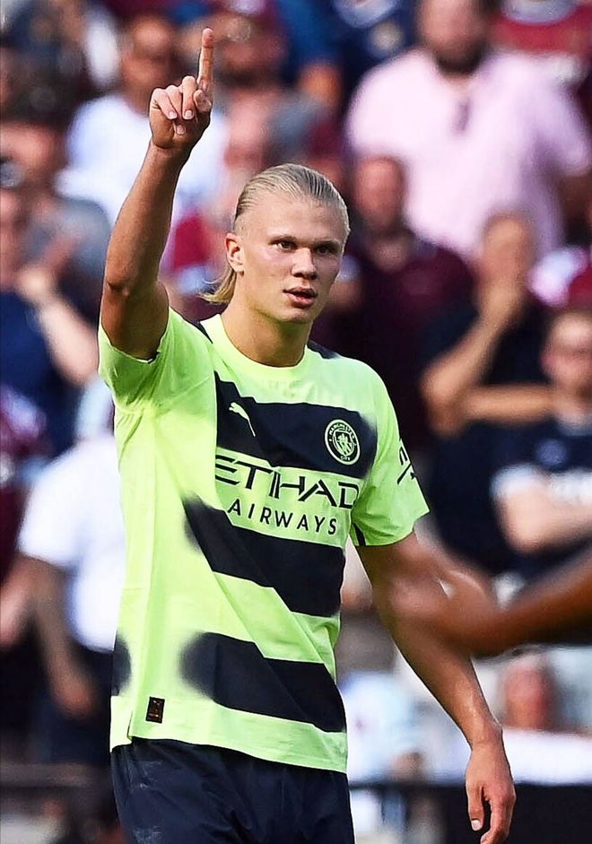 西甲：巴萨客场2-2战平塞维利亚（西甲：巴萨做客与塞维利亚2-2握手言和）